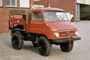 Mercedes-Benz Unimog U32 Trockenloschfahrzeug Total TroLF 250